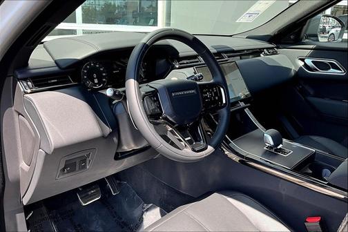 2026 Land Rover Range Rover Velar P250 SE R-Dynamic