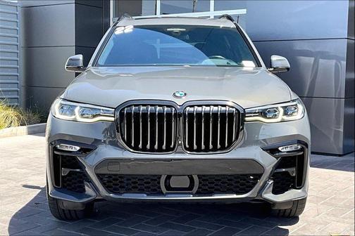 Dravit Gray Metallic 2022 BMW X7 M50i