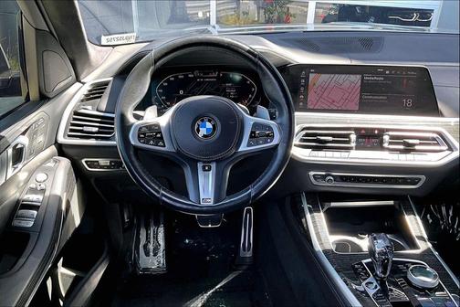 Dravit Gray Metallic 2022 BMW X7 M50i