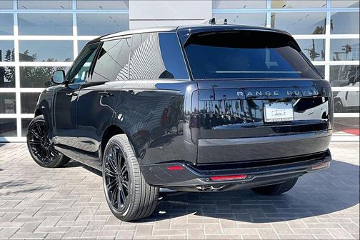 Santorini Black 2026 Land Rover Range Rover P530 SE