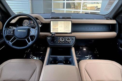 2025 Land Rover Defender 130 P400 X-Dynamic SE