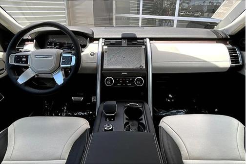 2025 Land Rover Discovery P360 Dynamic SE