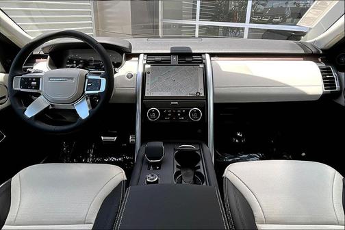 2025 Land Rover Discovery P360 Dynamic SE