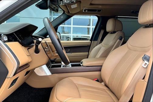 2025 Land Rover Range Rover P400 SE 7 Seat
