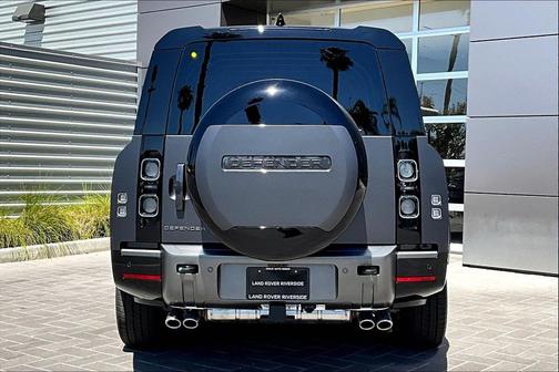 2025 Land Rover Defender V8