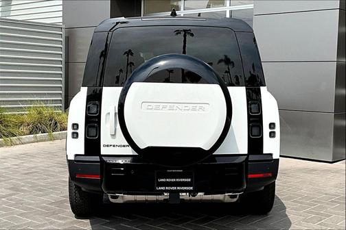 Fuji White 2026 Land Rover Defender P300 S