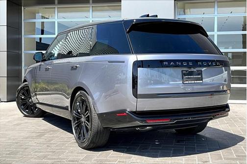 2025 Land Rover Range Rover P400 SE 7 Seat