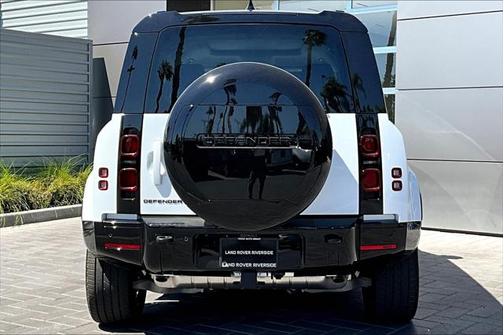 2025 Land Rover Defender 110 P400 X-Dynamic SE