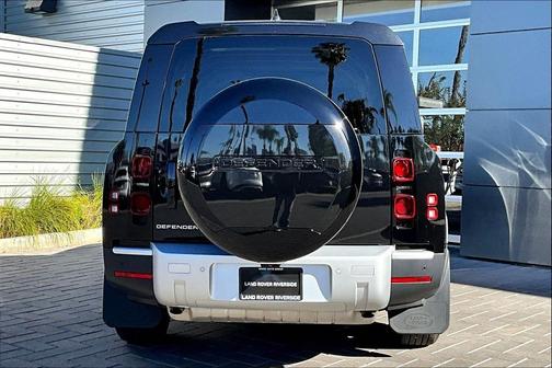 2024 Land Rover Defender 130 P400 S