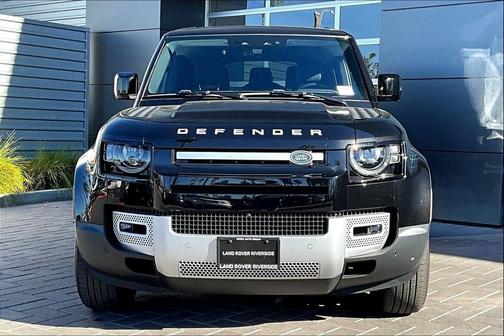 2024 Land Rover Defender 130 P400 S