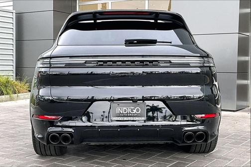 2025 Porsche Cayenne GTS