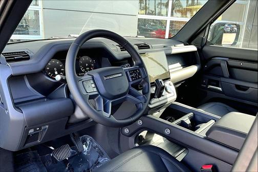 2026 Land Rover Defender P400 X-Dynamic SE