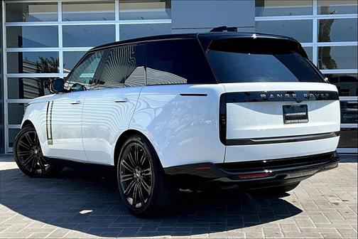 2025 Land Rover Range Rover P400 SE