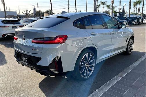 2023 BMW X4 M40i