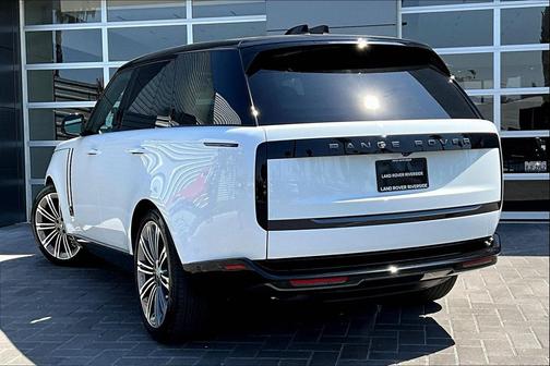 2025 Land Rover Range Rover P400 SE