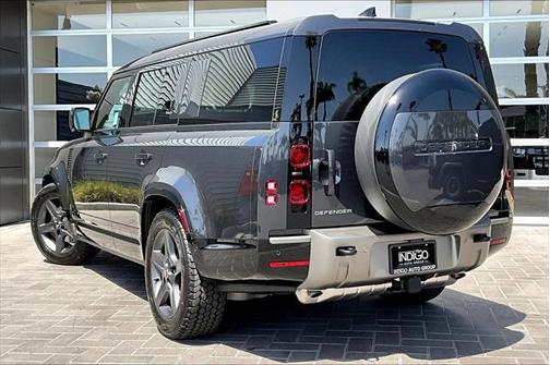 2025 Land Rover Defender 130 P400 X-Dynamic SE