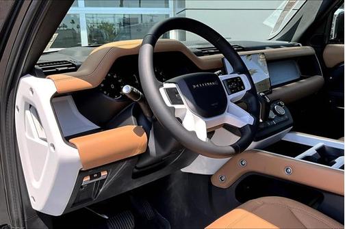 2025 Land Rover Defender 130 P400 X-Dynamic SE