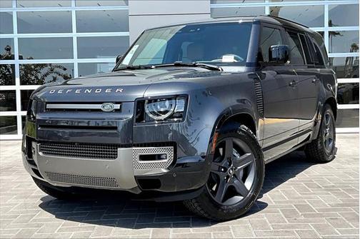 2025 Land Rover Defender 130 P400 X-Dynamic SE