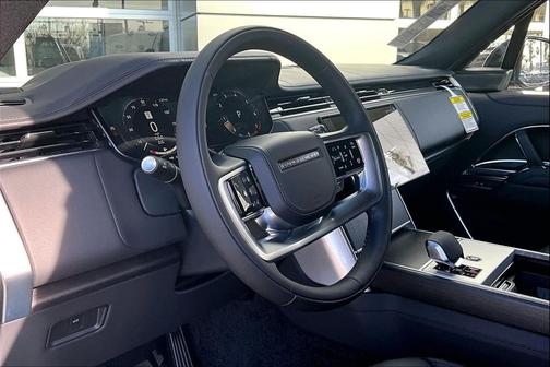 2025 Land Rover Range Rover P400 SE 7 Seat