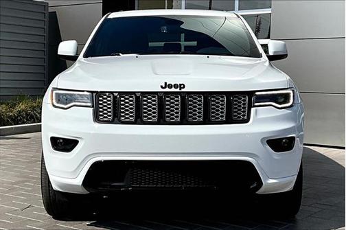 2022 Jeep Grand Cherokee Laredo