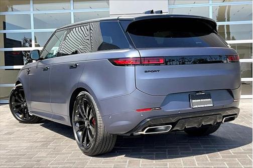 2025 Land Rover Range Rover Sport SE