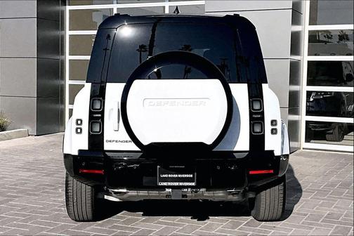 2026 Land Rover Defender P400 X-Dynamic SE