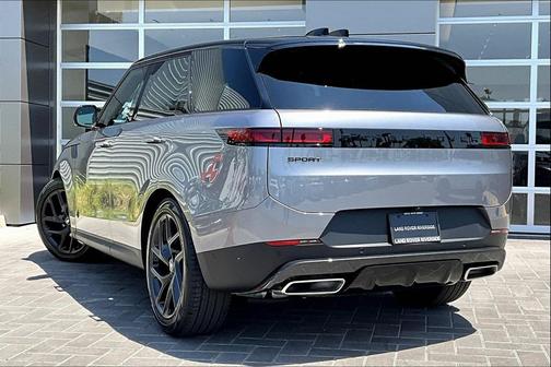 2025 Land Rover Range Rover Sport SE