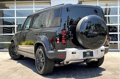 2025 Land Rover Defender 110 P400 S