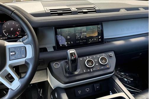2024 Land Rover Defender 110 P400 S