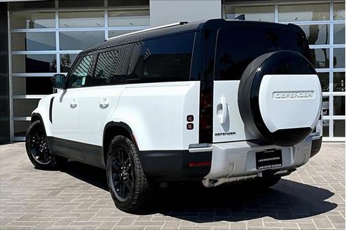 2025 Land Rover Defender 130 P300 S