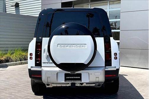 2025 Land Rover Defender 130 P300 S
