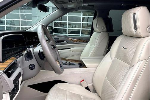 Crystal White Tricoat 2022 Cadillac Escalade Sport Platinum