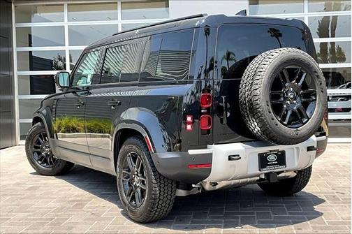 2025 Land Rover Defender 110 P300