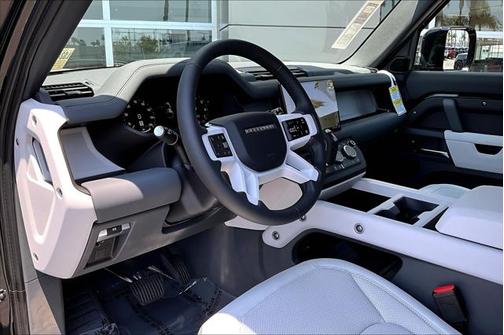 2025 Land Rover Defender 110 P300