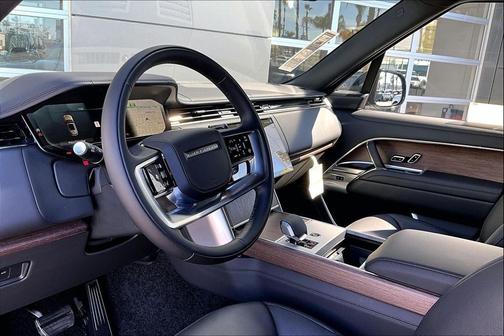 2026 Land Rover Range Rover P400 SE