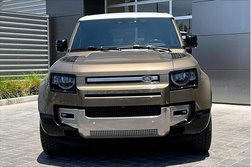 2023 Land Rover Defender 110 SE
