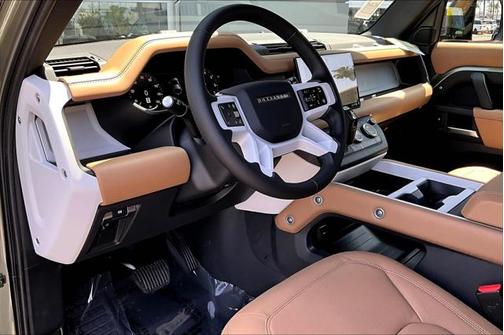 2025 Land Rover Defender 110 P300