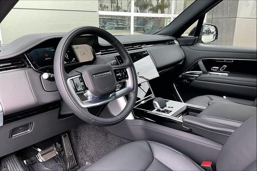 2026 Land Rover Range Rover P530 SE