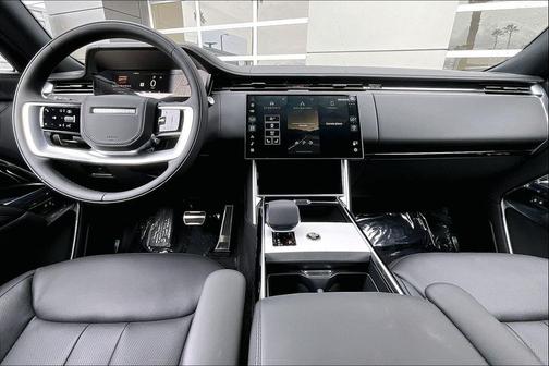 2026 Land Rover Range Rover P530 SE