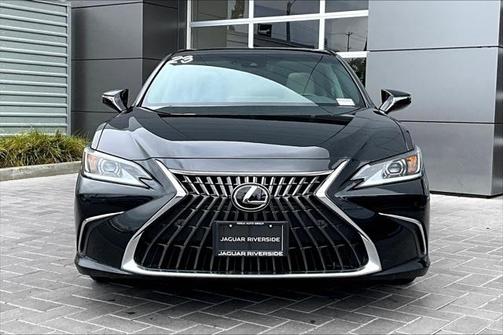 2023 Lexus ES 300h Base