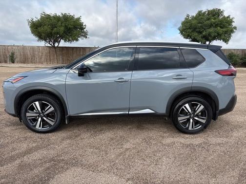 2022 Nissan Rogue SL