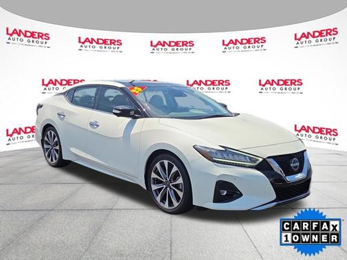 White 2023 Nissan Maxima Platinum
