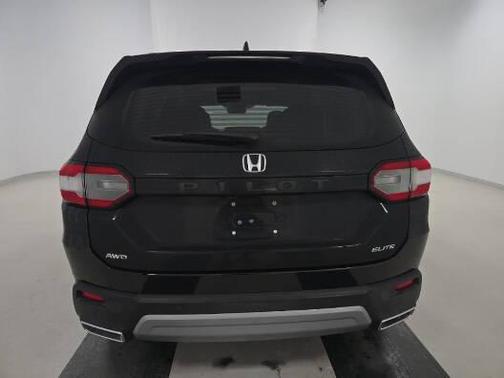 2023 Honda Pilot AWD Elite