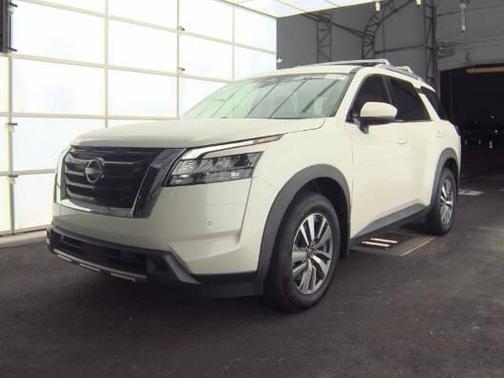 2023 Nissan Pathfinder SL 4WD