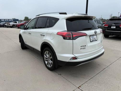 Blizzard Pearl 2017 Toyota RAV4 Limited
