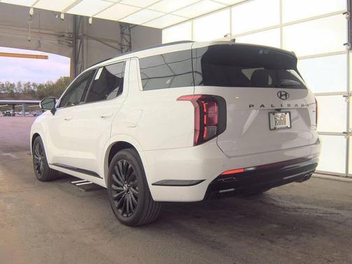 Hyper White 2025 Hyundai PALISADE Calligraphy Night Edition