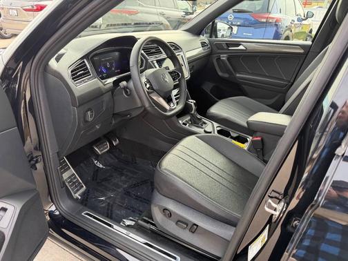 2024 Volkswagen Tiguan 2.0T SE R-Line Black 4MOTION