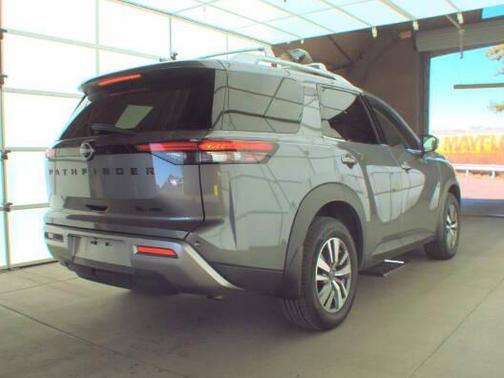 2023 Nissan Pathfinder SL 4WD