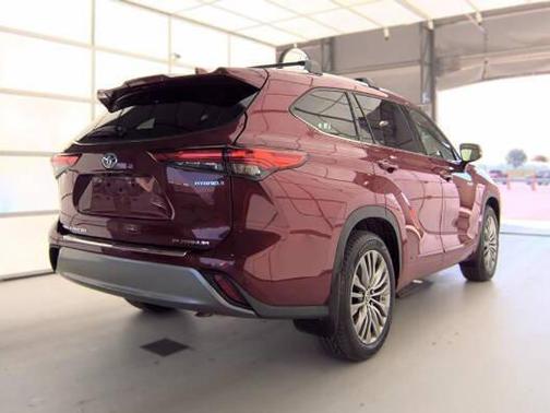 Ruby Flare Pearl 2021 Toyota Highlander Hybrid Platinum