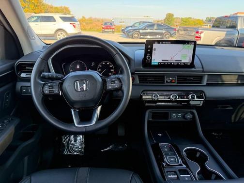 2025 Honda Pilot Touring 8-Passenger